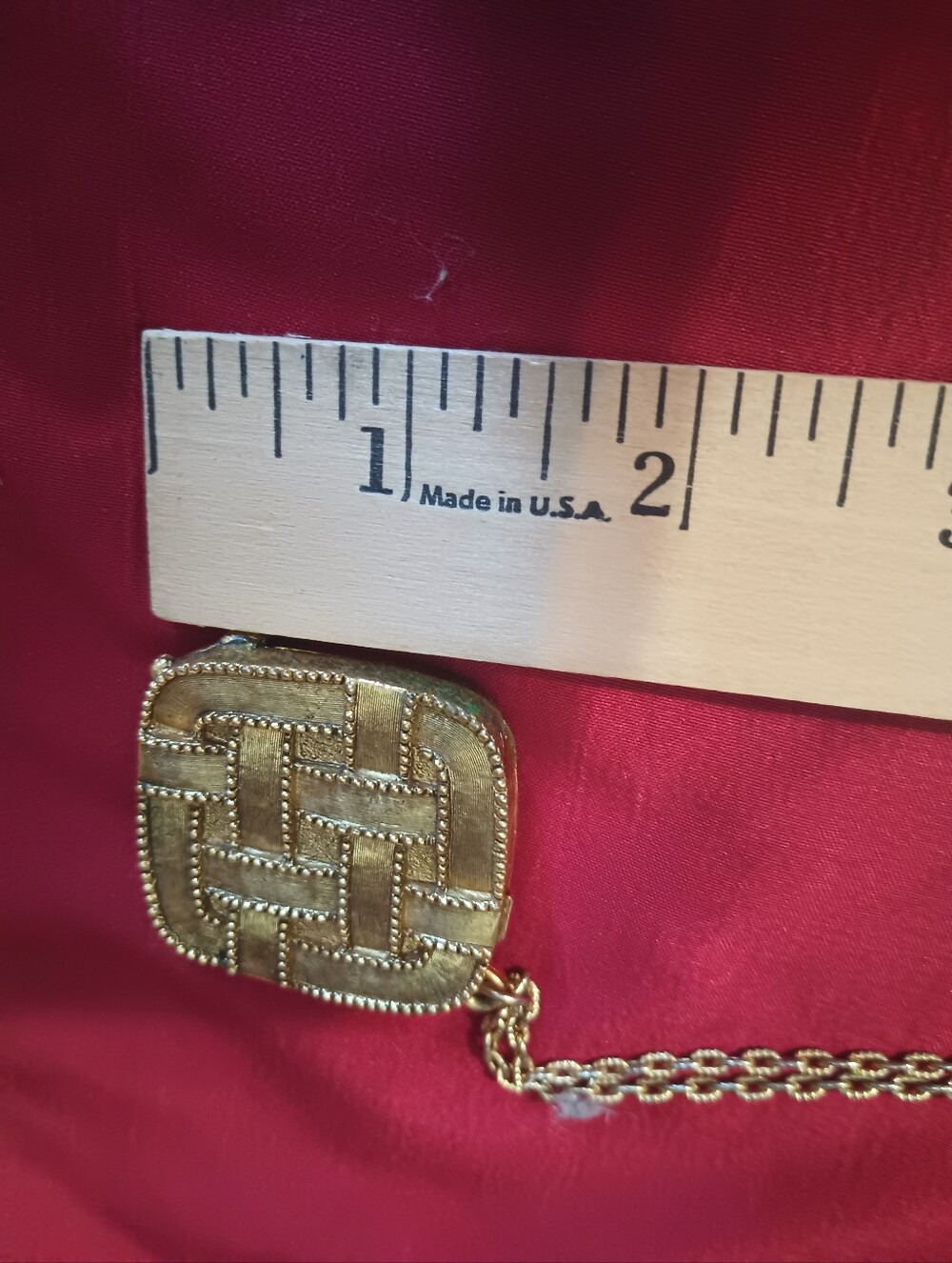 Vintage Aviance By Prince Matchabelli Perfume Locket Necklace. 32" Chain - Picture 8 of 8
